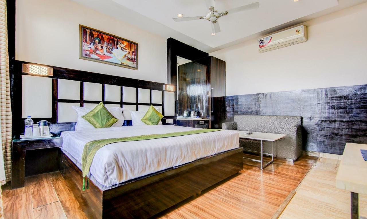 Treebo Trend Lavish Inn Dharamshala Bagian luar foto