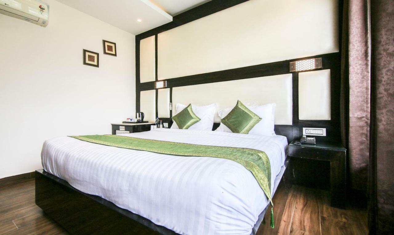 Treebo Trend Lavish Inn Dharamshala Bagian luar foto